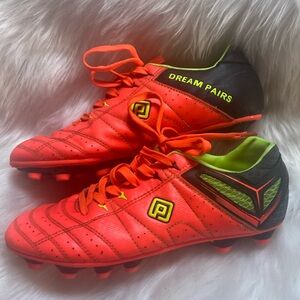 Cleats‎